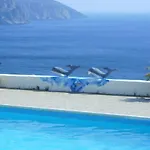 Avra Appart hôtel Akhladherí