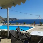 Avra Akhladherí