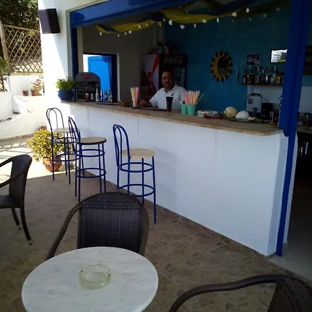 Avra Aparthotel Akhladherí