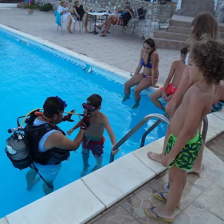 Avra Aparthotel 3*