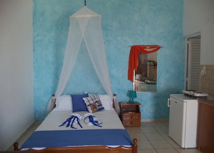 Avra Aparthotel Akhladherí