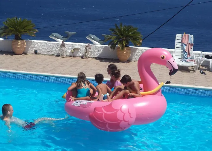 Aparthotel Avra Akhladherí